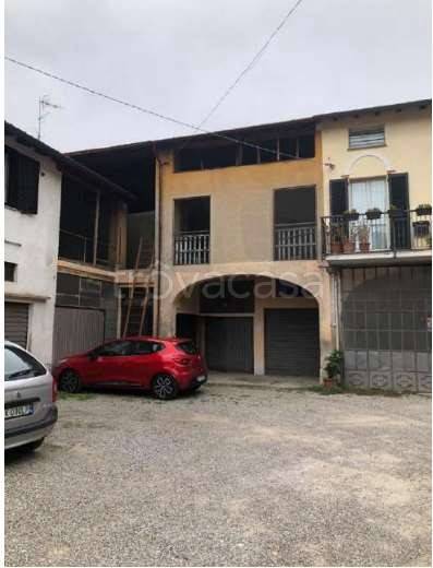 appartamento in vendita a Gazzada Schianno