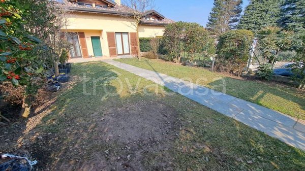 casa indipendente in vendita a Gazzada Schianno