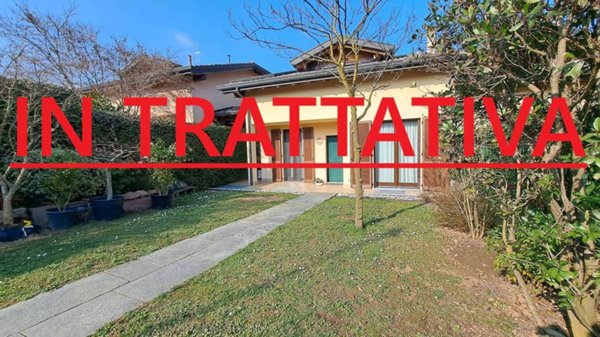 casa indipendente in vendita a Gazzada Schianno