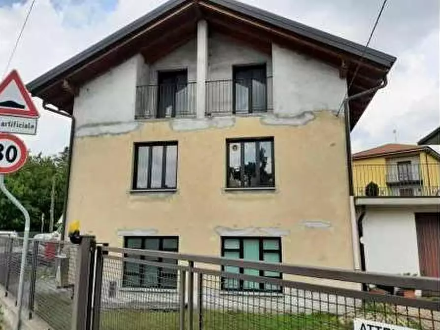 casa indipendente in vendita a Gazzada Schianno