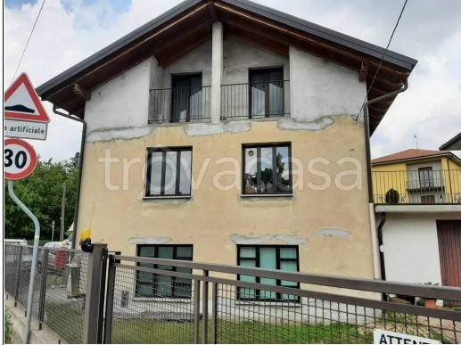 casa indipendente in vendita a Gazzada Schianno
