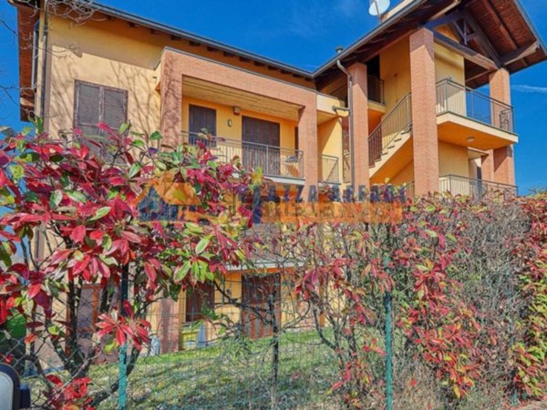 appartamento in vendita a Gazzada Schianno