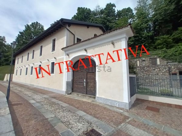 appartamento in vendita a Gazzada Schianno