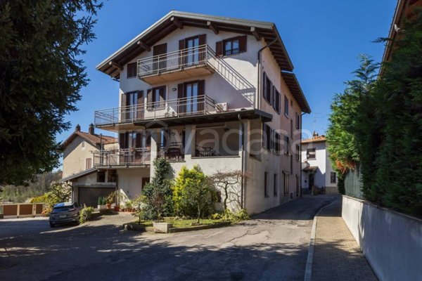 casa semindipendente in vendita a Gazzada Schianno