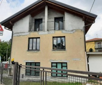 casa indipendente in vendita a Gazzada Schianno