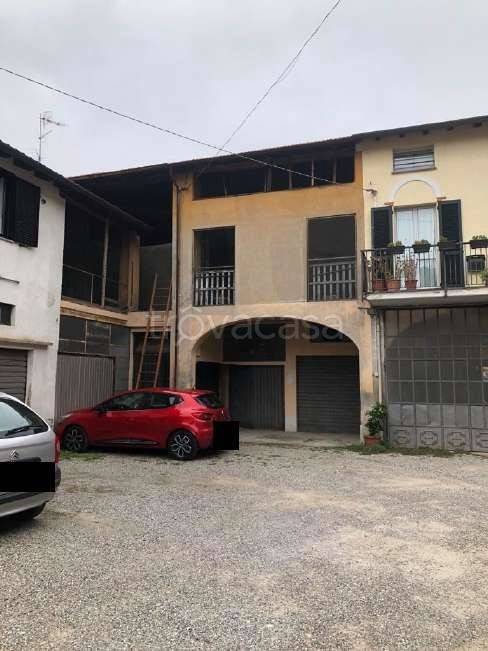 appartamento in vendita a Gazzada Schianno