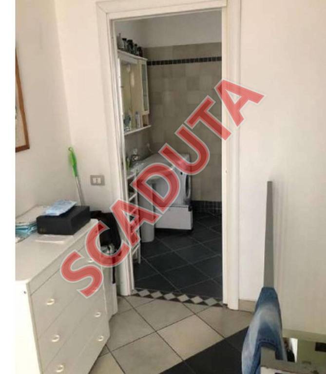 appartamento in vendita a Gazzada Schianno