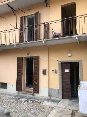 appartamento in vendita a Gazzada Schianno