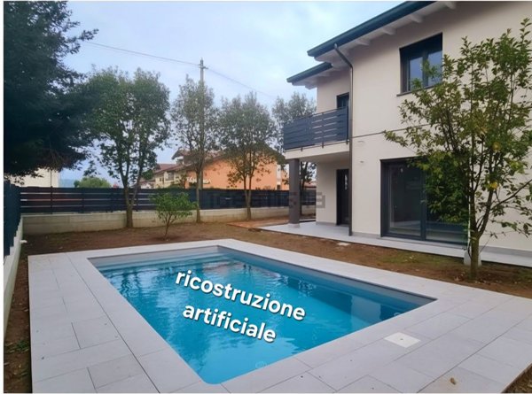 casa indipendente in vendita a Gazzada Schianno