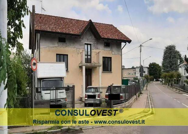 casa indipendente in vendita a Gazzada Schianno