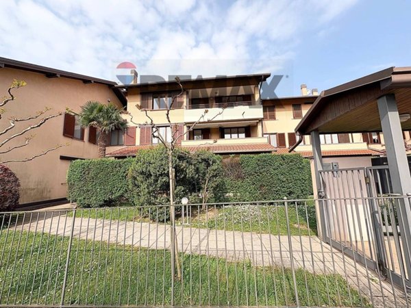 appartamento in vendita a Gazzada Schianno