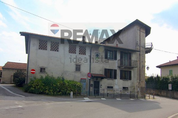 appartamento in vendita a Gazzada Schianno
