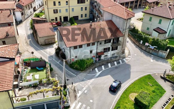 appartamento in vendita a Gazzada Schianno