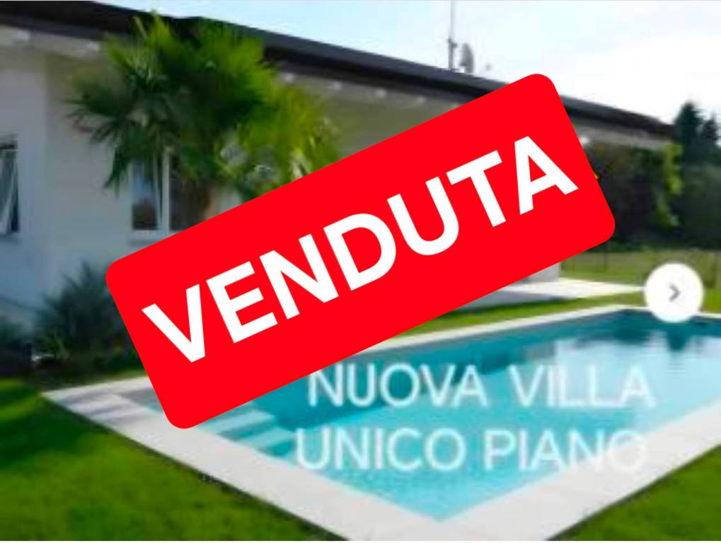 casa indipendente in vendita a Gazzada Schianno