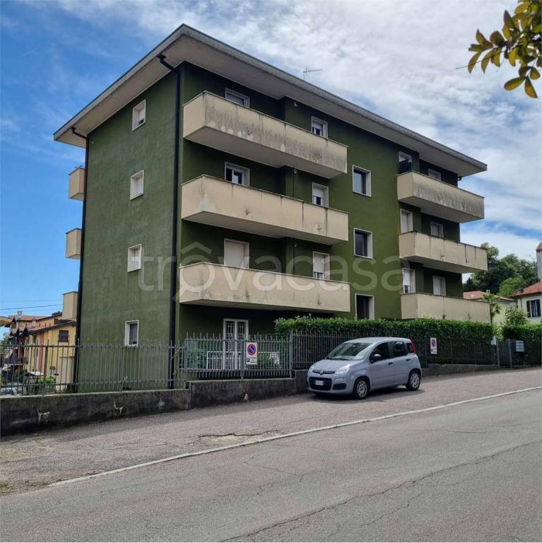 appartamento in vendita a Gazzada Schianno