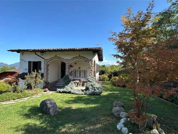 casa indipendente in vendita a Gazzada Schianno