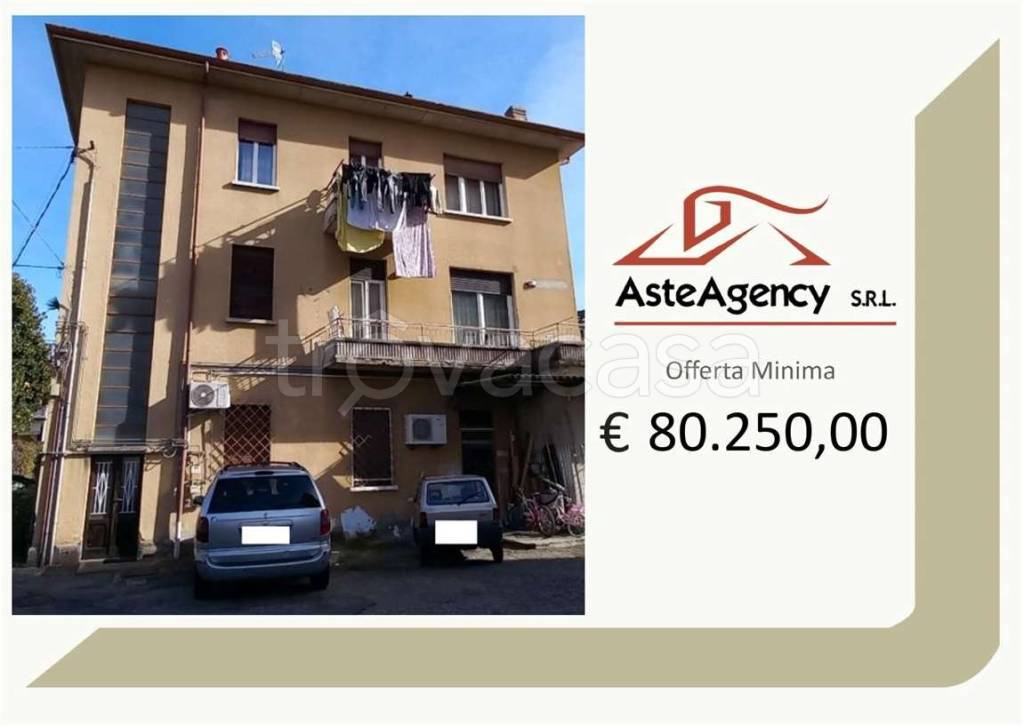 appartamento in vendita a Gazzada Schianno