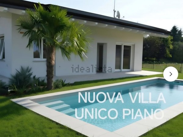 casa indipendente in vendita a Gazzada Schianno
