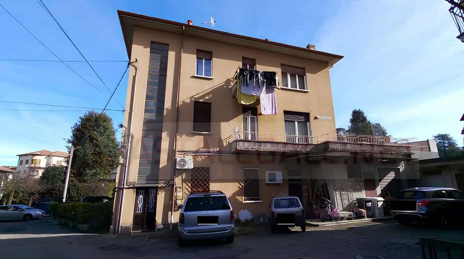 appartamento in vendita a Gazzada Schianno