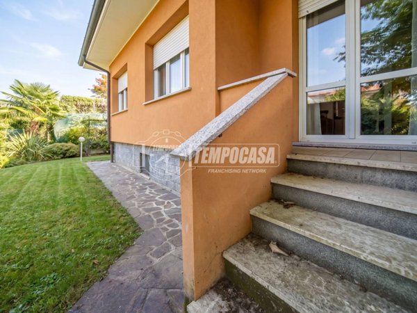 casa indipendente in vendita a Gazzada Schianno