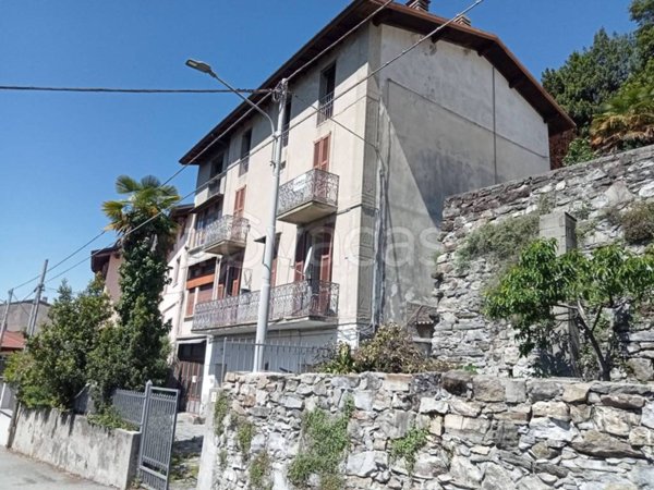 casa indipendente in vendita a Gemonio