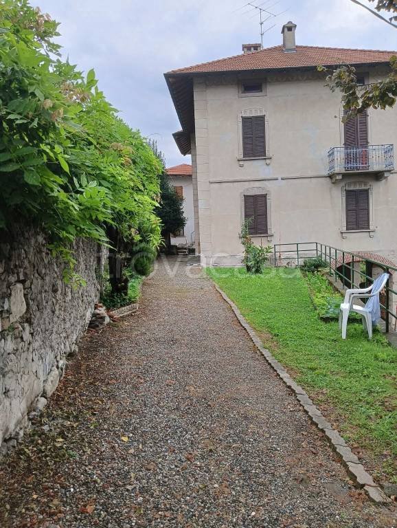 casa indipendente in vendita a Gemonio