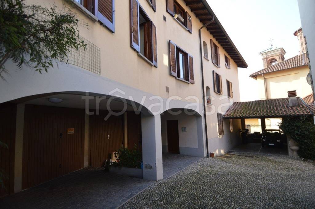 appartamento in vendita a Gemonio