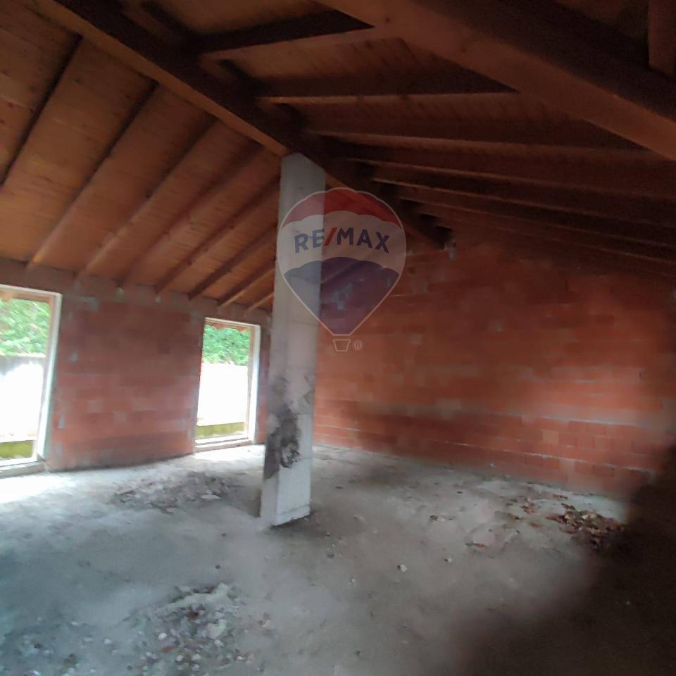 casa indipendente in vendita a Gemonio