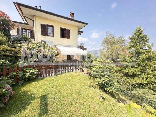 casa indipendente in vendita a Gemonio