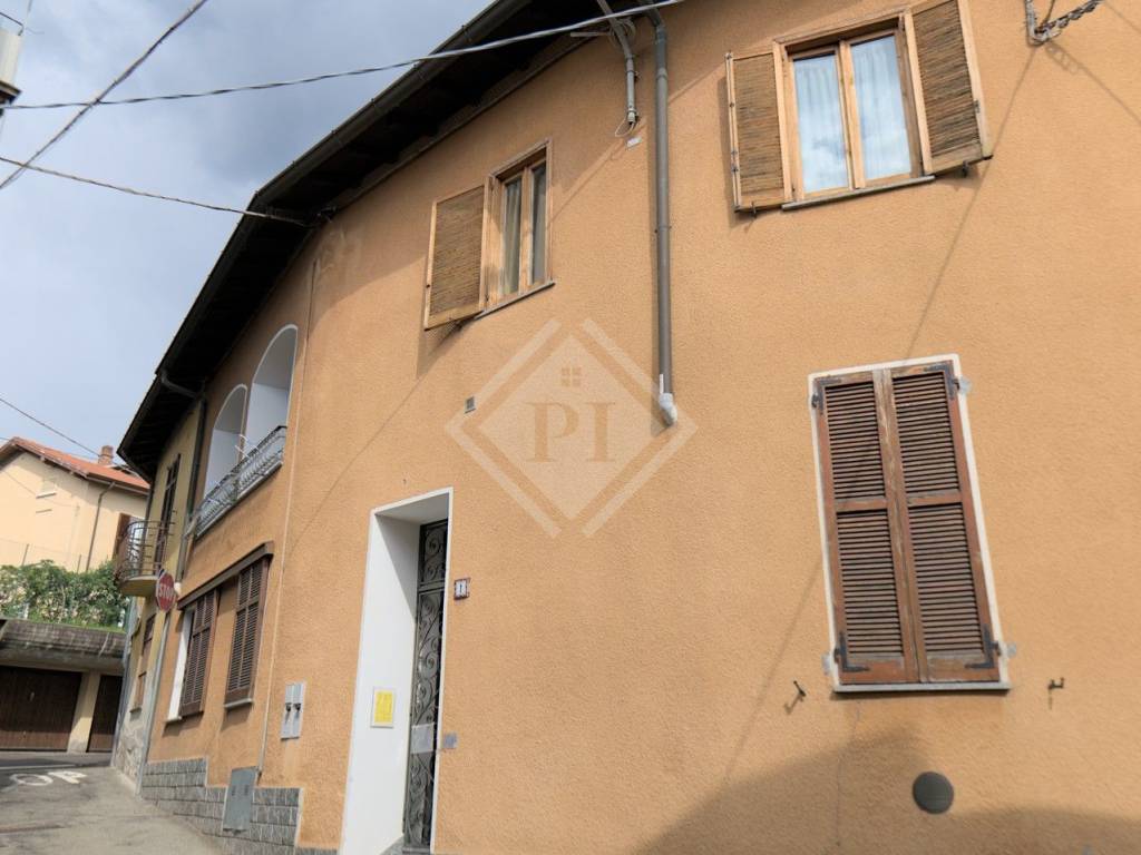 appartamento in vendita a Gemonio