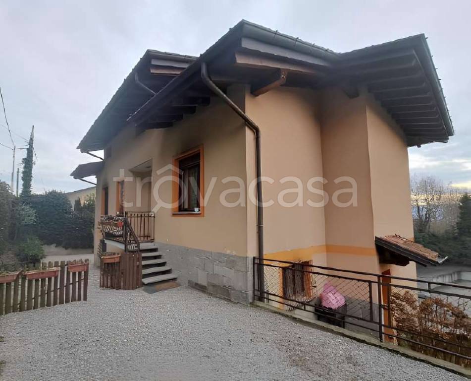 appartamento in vendita a Gemonio