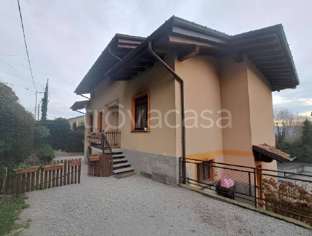 appartamento in vendita a Gemonio