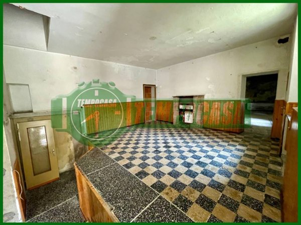 negozio in vendita a Gemonio