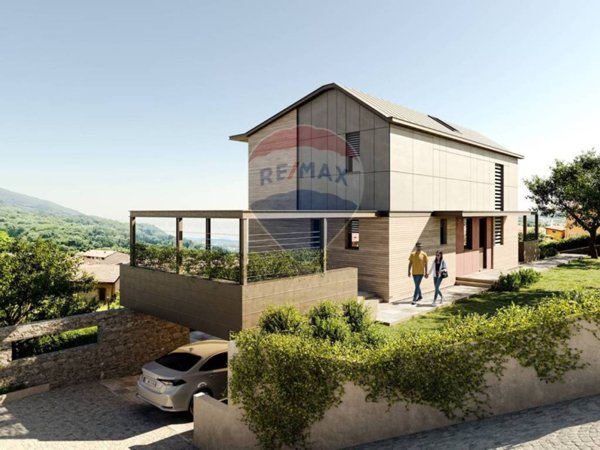 terreno edificabile in vendita a Gemonio