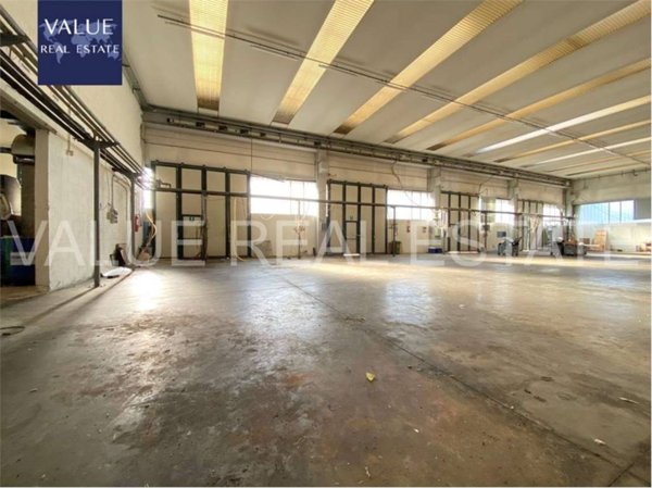 locale di sgombero in vendita a Gemonio