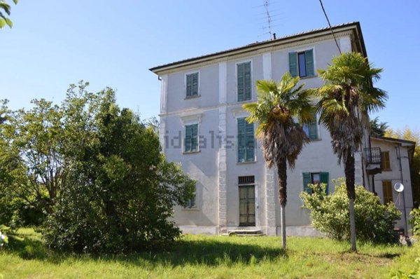 casa indipendente in vendita a Gemonio