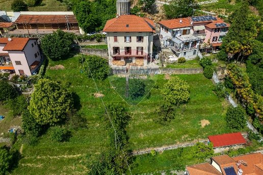casa indipendente in vendita a Gemonio