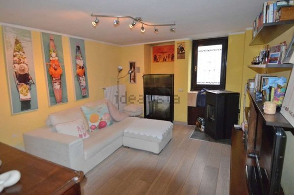 casa indipendente in vendita a Gemonio