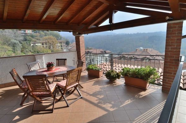 casa indipendente in vendita a Gemonio