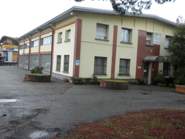 negozio in vendita a Gemonio