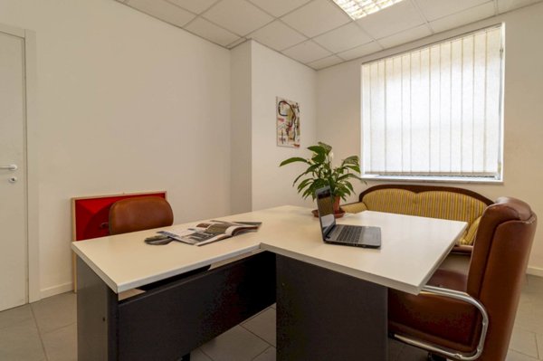 negozio in vendita a Gemonio