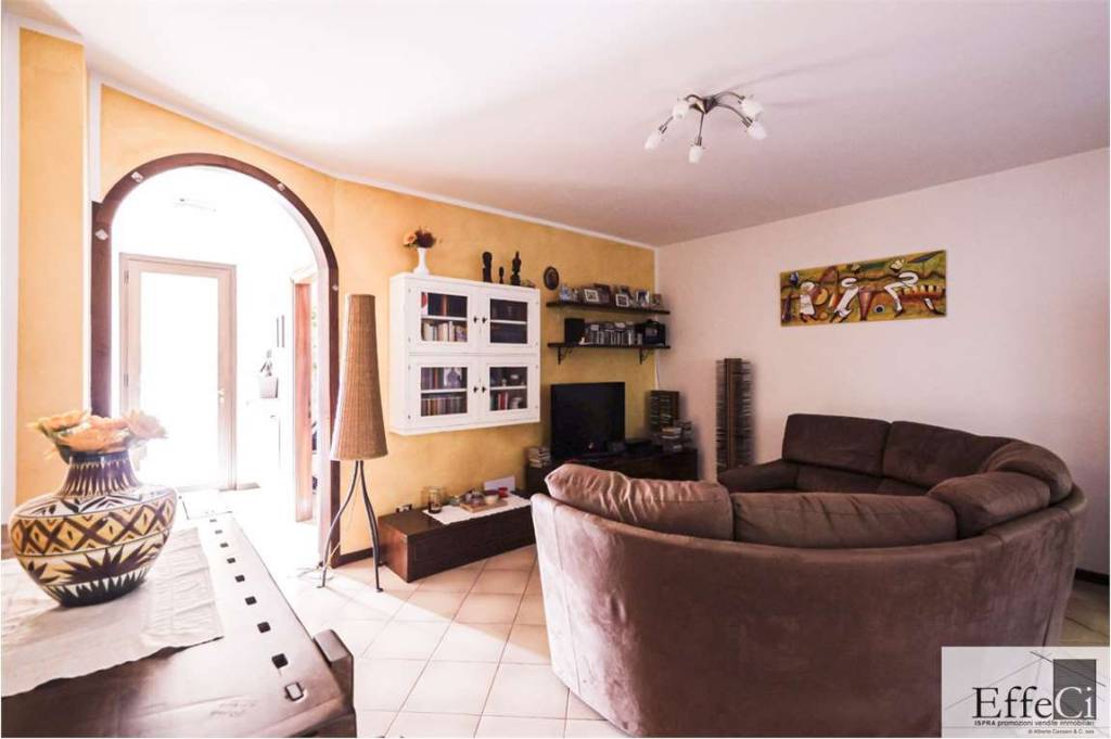 casa indipendente in vendita a Gemonio