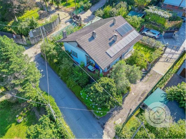 casa indipendente in vendita a Gemonio