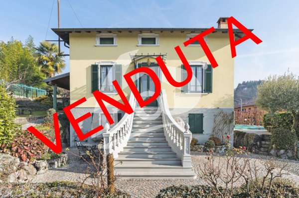 casa indipendente in vendita a Gemonio