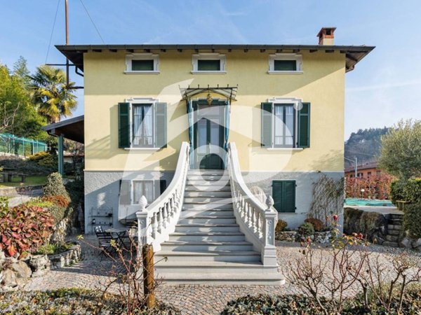 casa indipendente in vendita a Gemonio