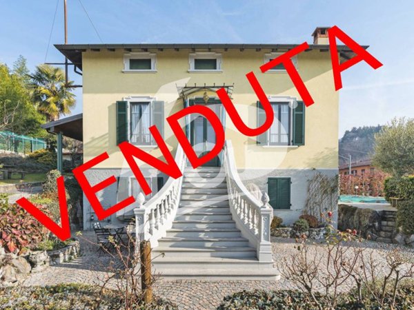casa indipendente in vendita a Gemonio