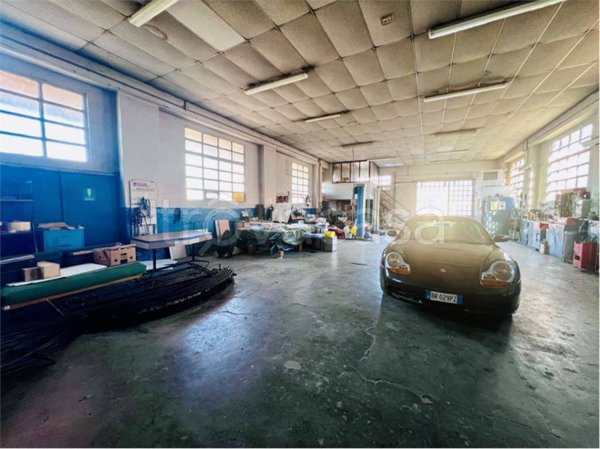 locale commerciale in vendita a Gemonio