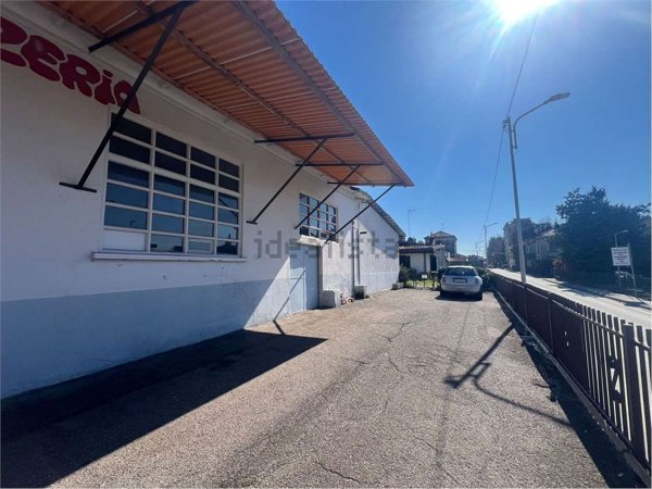 capannone in vendita a Gemonio