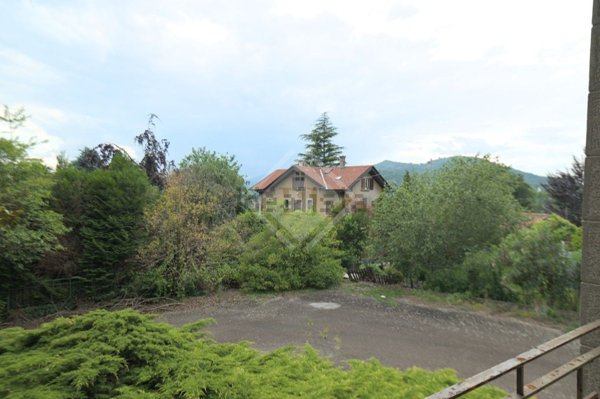 casa indipendente in vendita a Gemonio