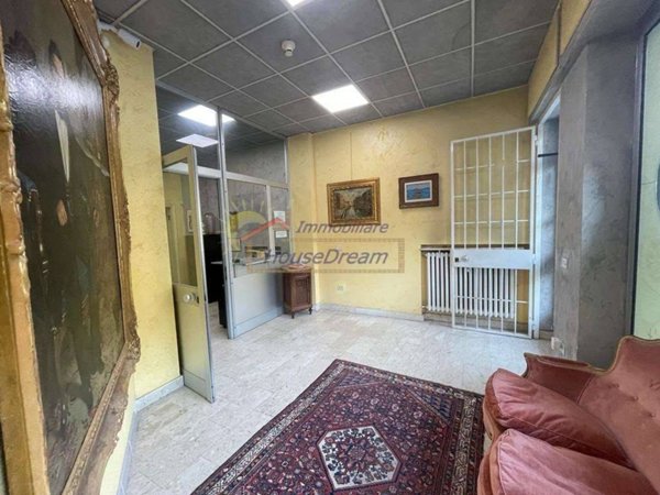 negozio in vendita a Gemonio